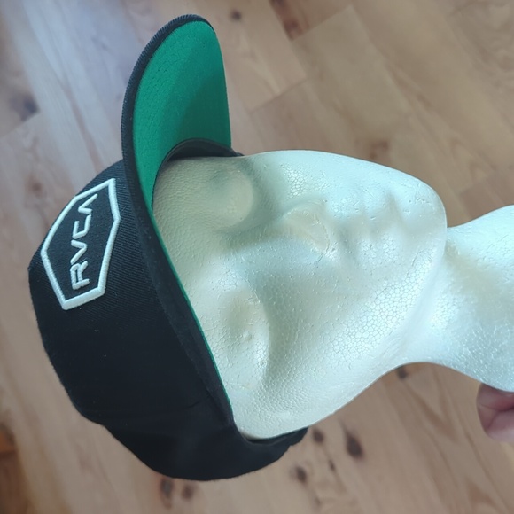 RVCA. Commonwealth Snapback Hat. Like New. - Picture 5 of 8